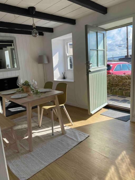 Seagulls Cottage, Touching Distance From Beach Mousehole Extérieur photo