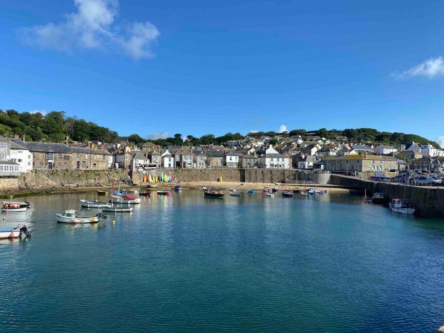 Seagulls Cottage, Touching Distance From Beach Mousehole Extérieur photo