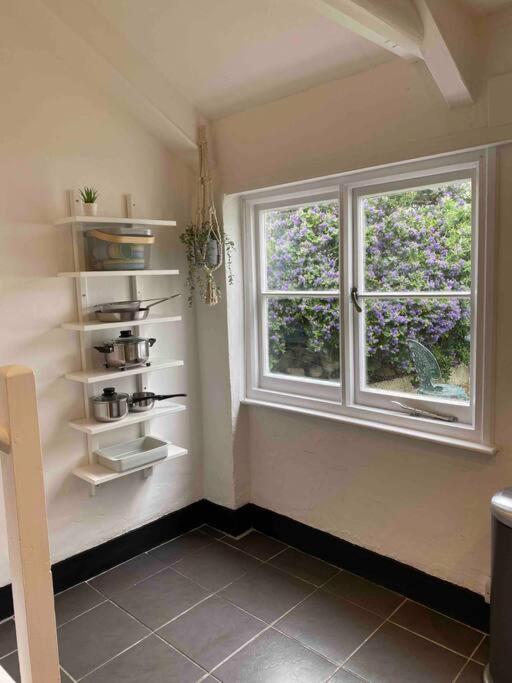 Seagulls Cottage, Touching Distance From Beach Mousehole Extérieur photo