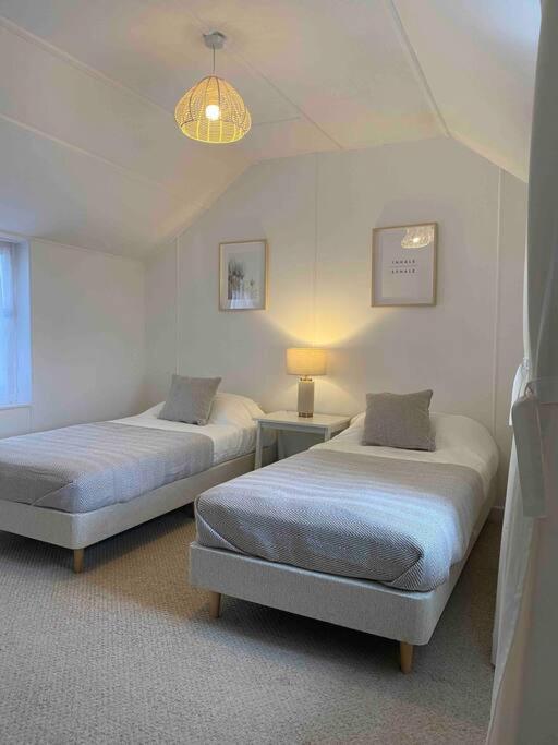 Seagulls Cottage, Touching Distance From Beach Mousehole Extérieur photo