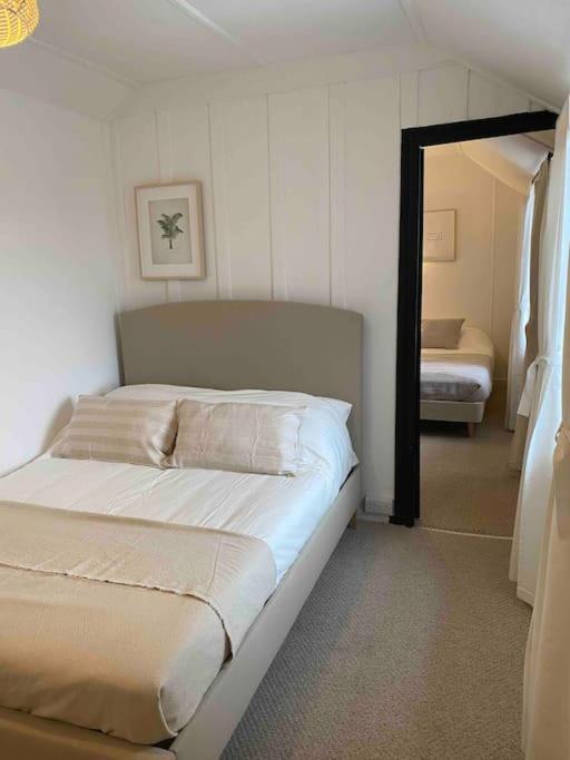 Seagulls Cottage, Touching Distance From Beach Mousehole Extérieur photo