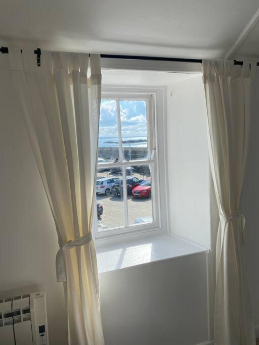 Seagulls Cottage, Touching Distance From Beach Mousehole Extérieur photo