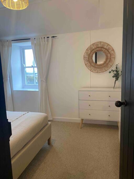 Seagulls Cottage, Touching Distance From Beach Mousehole Extérieur photo